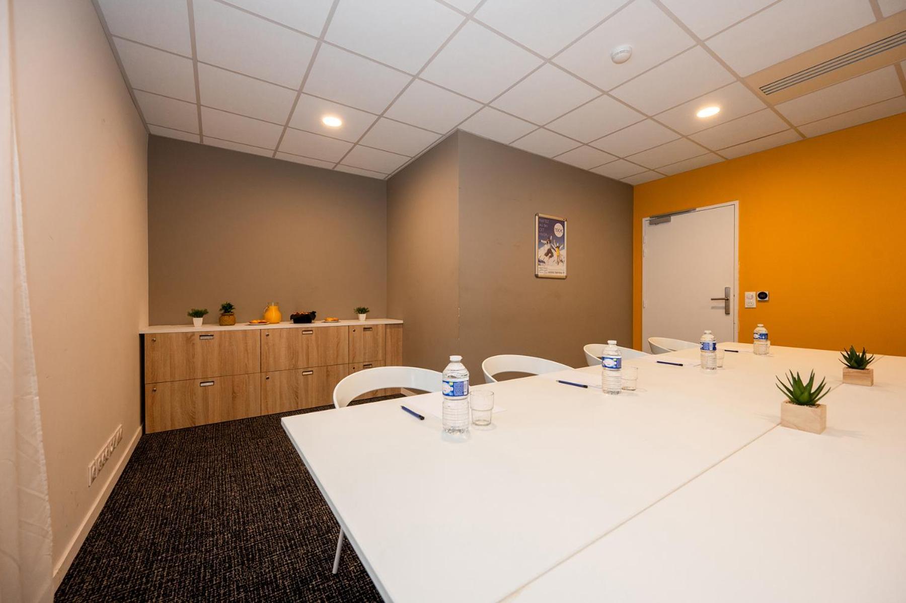 Nemea Europe Villacoublay 4*